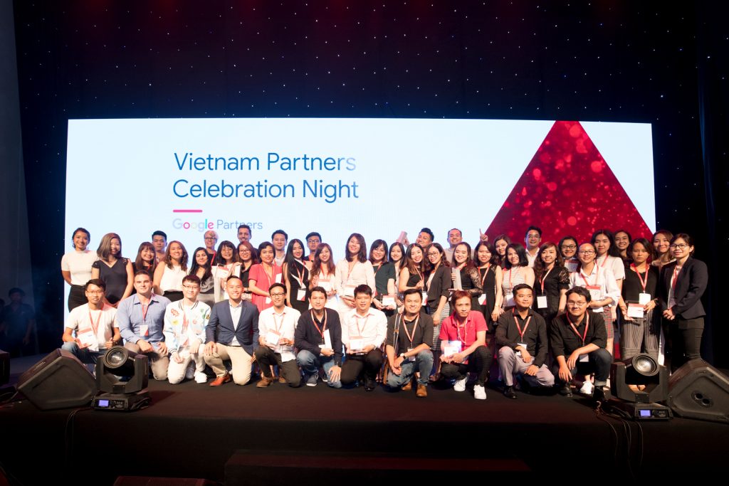 Anh Thinh & Pervorm team at Google Premier Partner Celebration Night (2019)